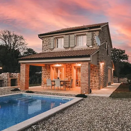Pepina Villa Risika
